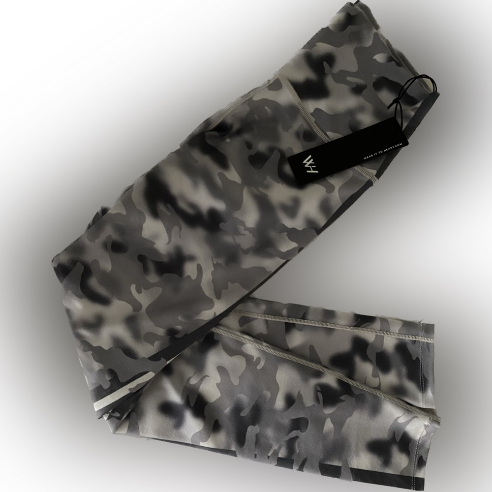 Wear It To Heart Grey Smoke Leggings Size M